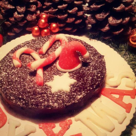 Schokoladige Weihnachtstorte mit Marshmallowfondant