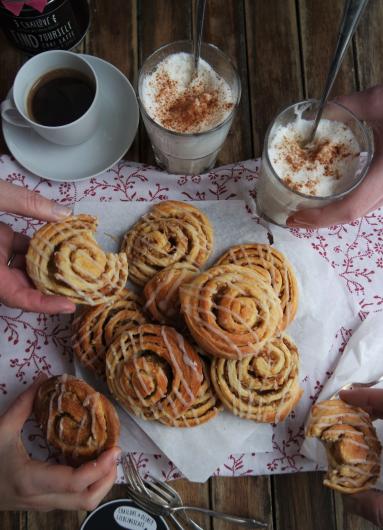 Apple Chai spiced rolls