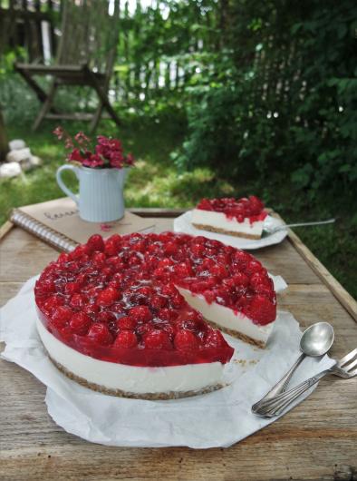 Himbeerfrischkäsetorte mit Knusperboden