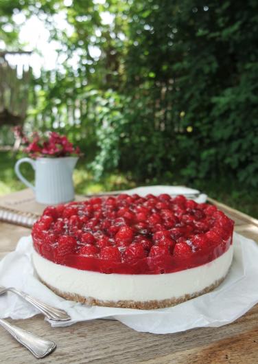 Himbeerfrischkäsetorte mit Knusperboden