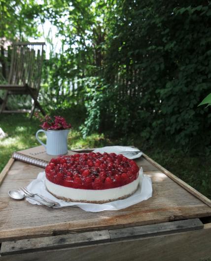 Himbeerfrischkäsetorte mit Knusperboden