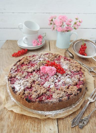 Johannisbeerstreuselkuchen mit Cheesecakefüllung