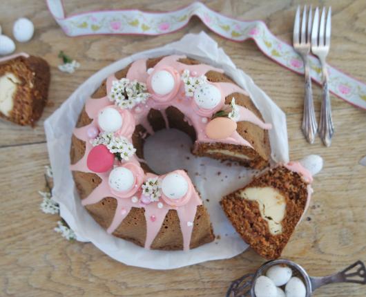 Karottengugelhupf mit Cheesecakefüllung