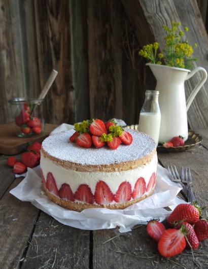 Käsesahnetorte mit Erdbeeren