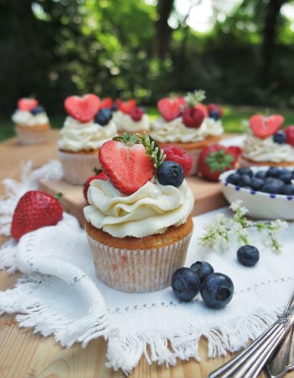 Vanillecupcakes mit Beeren