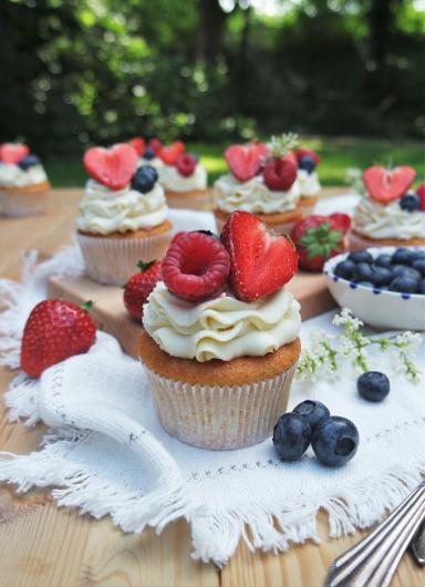 Vanillecupcakes mit Beeren