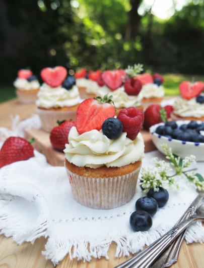 Vanillecupcakes mit Beeren